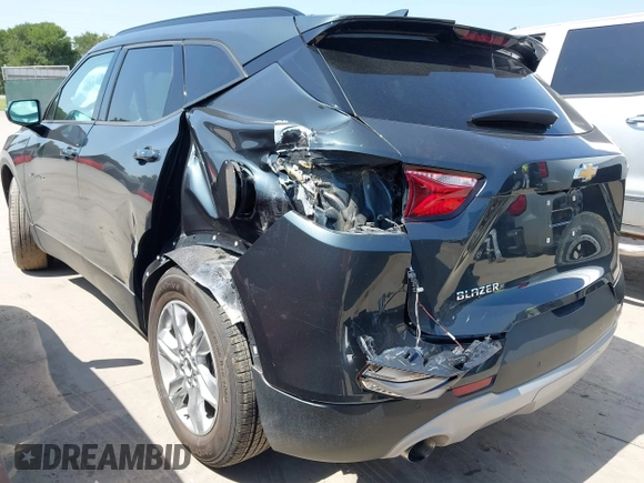 2019 Chevrolet Blazer z VIN 3GNKBDRS7KS590179, wystawiony jako IAAI lot #42209680 z przebiegiem 50 345 mil mil oraz . Historia ofert i sprzedaży dostępna na DreamBid. Obrazek 3.