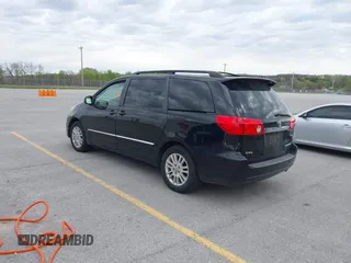 2008 Toyota Sienna XLE with VIN 5TDZK22C18S161342, listed as a IAAI auction lot 42027277 with 198,489 mi miles. Bid and sale history available at carsss.com. Image 3.