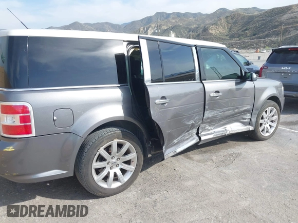 2009 Ford Flex Limited with VIN 2FMDK53C09BA26412, listed as a IAAI auction lot 41755804 with 100,575 mi miles. Bid and sale history available at carsss.com. Image 6.