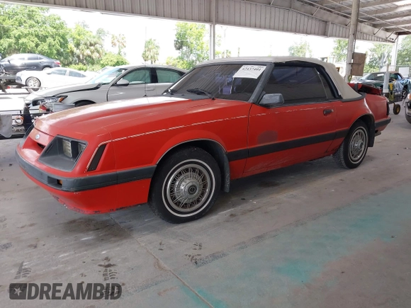 1986 Ford Mustang z VIN 1FABP2738GF131495, wystawiony jako IAAI lot #42437401 z przebiegiem 6 322 mil mil oraz . Historia ofert i sprzedaży dostępna na DreamBid. Obrazek 17.