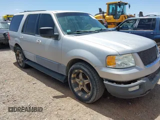 2004 Ford Expedition Special Service z VIN 1FMPU16L84LBB4517, wystawiony jako IAAI lot #42255890 z przebiegiem 298 590 mil mil oraz . Historia ofert i sprzedaży dostępna na DreamBid. Obrazek 1.