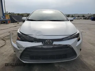 2025 Toyota Corolla LE z VIN 5YFB4MDE5SP277066, wystawiony jako Copart lot #57936575 z przebiegiem 5 449 mil mil oraz Szkoda całkowita • Salvage title. Historia ofert i sprzedaży dostępna na DreamBid. Obrazek 5.