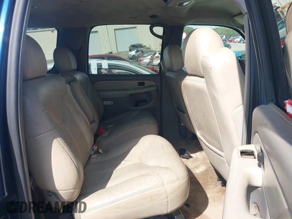 2001 GMC Yukon XL SLT with VIN 3GKEC16T21G225638, listed as a IAAI auction lot 41917916 with 271,249 mi miles. Bid and sale history available at carsss.com. Image 8.
