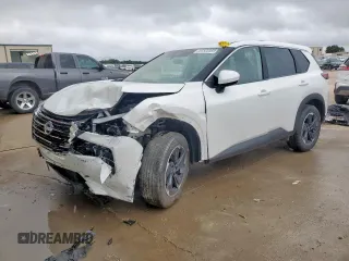 2024 Nissan Rogue SV z VIN 5N1BT3BA4RC752931, wystawiony jako Copart lot #60680685 z przebiegiem 22 952 mil mil oraz Czysty tytuł • Clean title. Historia ofert i sprzedaży dostępna na DreamBid. Obrazek 1.
