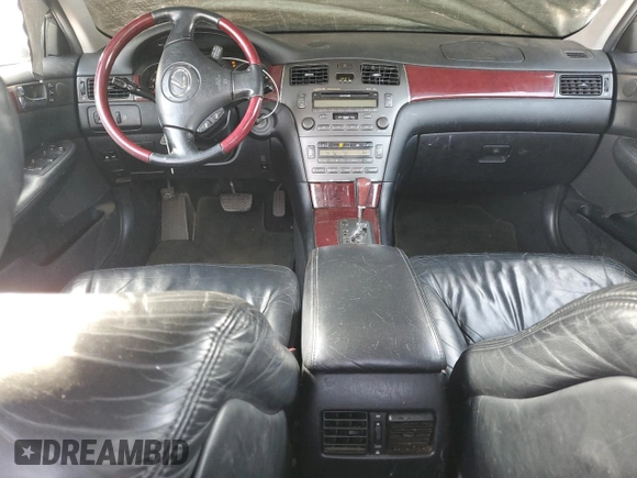 2004 Lexus ES 330 with VIN JTHBA30GX45000664, listed as a Copart auction lot 48038045 with 193,972 mi miles and Non Repairable. Bid and sale history available at carsss.com. Image 8.