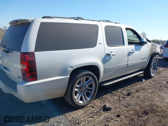 2010 Chevrolet Suburban LTZ with VIN 1GNUKKE3XAR172521, listed as a IAAI auction lot 40639731 with 0 mi miles. Bid and sale history available at carsss.com. Image 4.