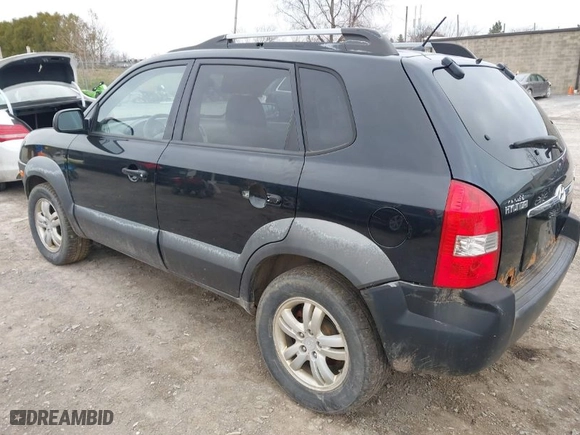 2008 Hyundai Tucson SE with VIN KM8JN72D38U767890, listed as a IAAI auction lot 41940900 with 170,080 mi miles. Bid and sale history available at carsss.com. Image 3.