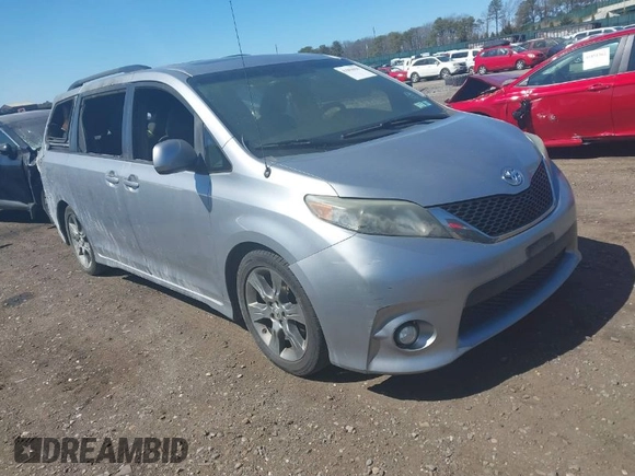 2012 Toyota Sienna SE with VIN 5TDXK3DC0CS235644, listed as a IAAI auction lot 41894016 with 118,487 mi miles. Bid and sale history available at carsss.com. Image 1.