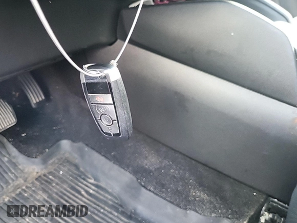 2022 Ford Escape SE with VIN 1FMCU9G61NUB32924, listed as a IAAI auction lot 42733772 with 68,597 mi miles and . Bid and sale history available at DreamBid. Image 26.