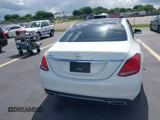 2016 Mercedes-Benz C 300 z VIN WDDWF4JB4GR172222, wystawiony jako IAAI lot #42562817 z przebiegiem 73 561 mil mil oraz . Historia ofert i sprzedaży dostępna na DreamBid. Obrazek 16.