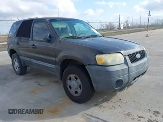 2007 Ford Escape XLS with VIN 1FMYU02Z77KA31257, listed as a IAAI auction lot 41430217 with 1 mi miles. Bid and sale history available at carsss.com. Image 1.