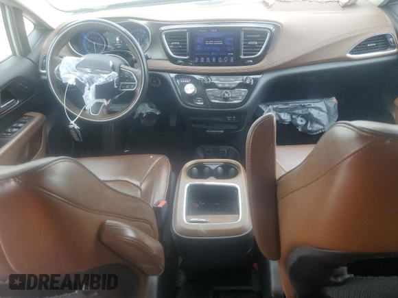 2017 Chrysler Pacifica Limited with VIN 2C4RC1GG6HR504447, listed as a Copart auction lot 53864345 with 122,164 mi miles and Clean Title. Bid and sale history available at DreamBid. Image 8.