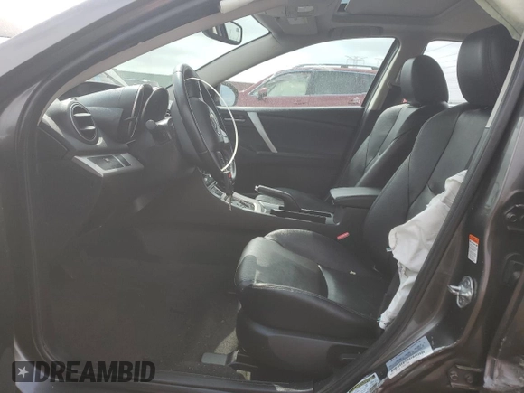 2011 Mazda 3 S Grand Touring z VIN JM1BL1M5XB1433107, wystawiony jako Copart lot #52216955 z przebiegiem 134 509 mil mil oraz Szkoda całkowita • Salvage title. Historia ofert i sprzedaży dostępna na DreamBid. Obrazek 7.