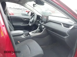 2020 Toyota RAV4 XLE with VIN 2T3P1RFV4LW115588, listed as a IAAI auction lot 40821216 with 60,697 mi miles. Bid and sale history available at carsss.com. Image 5.