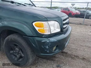 2001 Toyota Sequoia Limited with VIN 5TDBT48A61S040585, listed as a IAAI auction lot 42082703 with 263,203 mi miles. Bid and sale history available at carsss.com. Image 6.