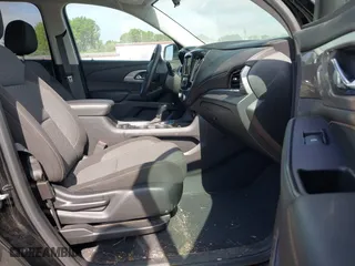 2020 Chevrolet Traverse LS with VIN 1GNERFKWXLJ204066, listed as a IAAI auction lot 41969388 with 33,454 mi miles. Bid and sale history available at carsss.com. Image 5.