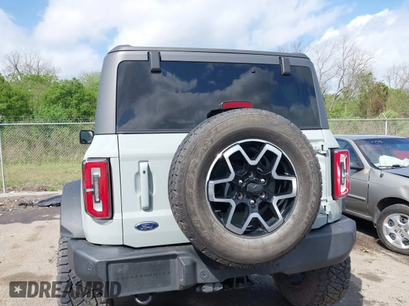 2022 Ford Bronco с VIN 1FMEE5BP9NLB05314, выставлен на аукционе IAAI как лот 41910228 с пробегом Не указан миль и . История ставок и продаж доступна на DreamBid. Изображение 16.