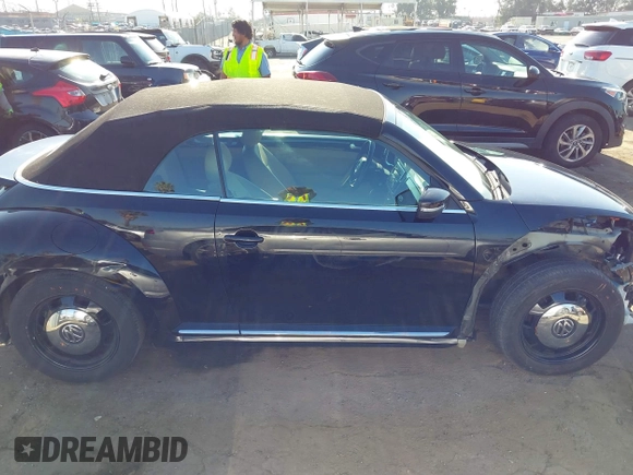 2013 Volkswagen Beetle 50s Edition with VIN 3VW5P7AT5DM829195, listed as a IAAI auction lot 42225948 with 87,202 mi miles and . Bid and sale history available at DreamBid. Image 14.