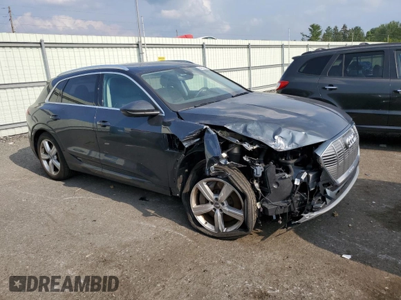 2019 Audi e-tron Prestige with VIN WA1VABGE6KB017421, listed as a Copart auction lot 64693833 with 41,396 mi miles. Bid and sale history available at carsss.com. Image 4.