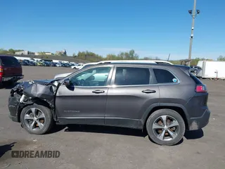 2019 Jeep Cherokee Limited with VIN 1C4PJMDX0KD319579, listed as a IAAI auction lot 42116163 with 94,013 mi miles. Bid and sale history available at carsss.com. Image 14.