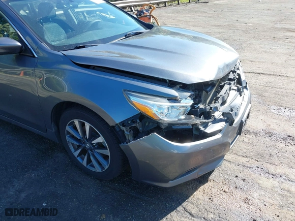 2017 Nissan Altima 2.5 SR with VIN 1N4AL3AP8HC141830, listed as a IAAI auction lot 41948607 with 103,509 mi miles. Bid and sale history available at carsss.com. Image 17.