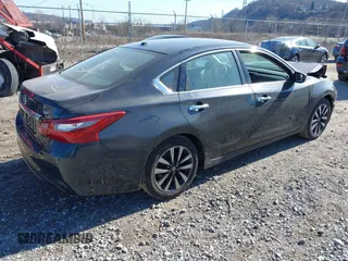 2018 Nissan Altima SR with VIN 1N4AL3AP9JC239996, listed as a IAAI auction lot 41822378 with 118,690 mi miles and . Bid and sale history available at carsss.com. Image 4.
