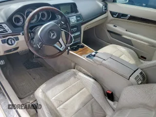 2014 Mercedes-Benz E 350 z VIN WDDKJ5KB9EF248551, wystawiony jako Copart lot #52093305 z przebiegiem 164 110 mil mil oraz Szkoda całkowita • Salvage title. Historia ofert i sprzedaży dostępna na DreamBid. Obrazek 8.