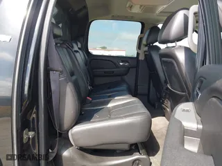 2011 Chevrolet Avalanche LT with VIN 3GNTKFE39BG119720, listed as a IAAI auction lot 42036526 with 190,381 mi miles. Bid and sale history available at carsss.com. Image 8.