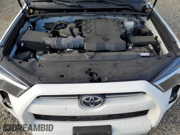 2024 Toyota 4Runner SR5 z VIN JTEMU5JR5R6292041, wystawiony jako Copart lot #59817895 z przebiegiem 9 451 mil mil oraz Szkoda całkowita • Salvage title. Historia ofert i sprzedaży dostępna na DreamBid. Obrazek 11.