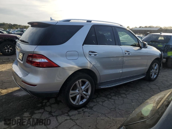 2014 Mercedes-Benz M 350 with VIN 4JGDA5JB6EA286414, listed as a Copart auction lot 45211705 with 165,043 mi miles and Salvage Title. Bid and sale history available at carsss.com. Image 3.