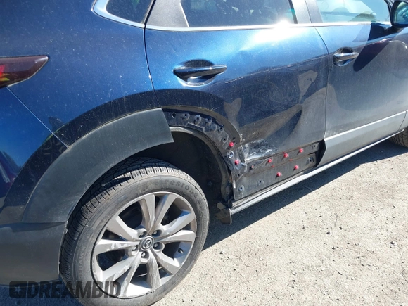 2020 Mazda CX-30 Select with VIN 3MVDMBCL4LM140110, listed as a IAAI auction lot 42194090 with 33,965 mi miles and . Bid and sale history available at DreamBid. Image 6.