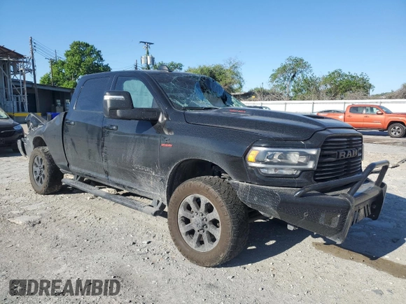 2023 Ram 2500 Laramie z VIN 3C6UR5FLXPG618137, wystawiony jako Copart lot #51846005 z przebiegiem Nie podano mil oraz Szkoda całkowita • Salvage title. Historia ofert i sprzedaży dostępna na DreamBid. Obrazek 4.