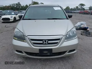 2006 Honda Odyssey LX with VIN 5FNRL38206B129663, listed as a IAAI auction lot 40978284 with 290,666 mi miles. Bid and sale history available at carsss.com. Image 12.
