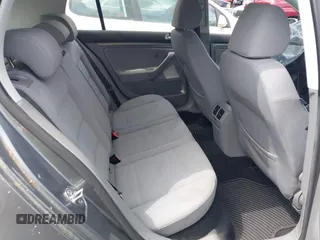 2007 Volkswagen Rabbit z VIN WVWCR71K67W174593, wystawiony jako IAAI lot #42315061 z przebiegiem 170 069 mil mil oraz . Historia ofert i sprzedaży dostępna na DreamBid. Obrazek 8.