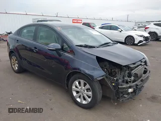 2013 Kia Rio SX z VIN KNADN4A32D6131000, wystawiony jako IAAI lot #41896171 z przebiegiem 83 138 mil mil oraz . Historia ofert i sprzedaży dostępna na DreamBid. Obrazek 1.