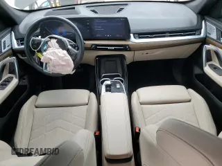 2024 BMW X1 xDrive28i z VIN WBX73EF07R5Y34795, wystawiony jako Copart lot #52121345 z przebiegiem 8 605 mil mil oraz Nie do naprawy • Non repairable. Historia ofert i sprzedaży dostępna na DreamBid. Obrazek 8.