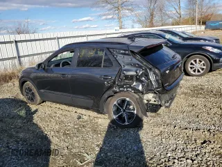 2025 Kia Niro LX with VIN KNDCP3LE3S5215136, listed as a Copart auction lot 43870085 with 3,981 mi miles and Salvage Title. Bid and sale history available at carsss.com. Image 2.