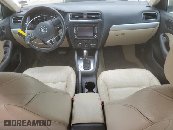 2014 Volkswagen Jetta SE with VIN 3VWD07AJ6EM209228, listed as a Copart auction lot 60500525 with 118,261 mi miles and Salvage title. Bid and sale history available at DreamBid. Image 8.