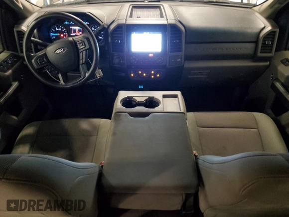 2017 Ford F-250 Lariat z VIN 1FT7W2B6XHEB62470, wystawiony jako Copart lot #57589055 z przebiegiem 131 273 mil mil oraz Czysty tytuł • Clean title. Historia ofert i sprzedaży dostępna na DreamBid. Obrazek 8.
