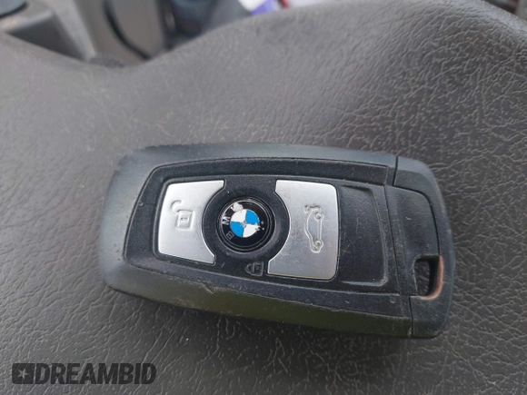 2015 BMW 3 Series 328i с VIN WBA3A5C5XFF608299, выставлен на аукционе IAAI как лот 40904806 с пробегом 126 043 миль миль и . История ставок и продаж доступна на DreamBid. Изображение 11.