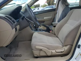 2004 Honda Accord LX z VIN JHMCM563X4C039584, wystawiony jako Copart lot #56711435 z przebiegiem 188 011 mil mil oraz Szkoda całkowita • Salvage title. Historia ofert i sprzedaży dostępna na DreamBid. Obrazek 7.