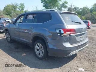2018 Volkswagen Atlas SE with VIN 1V2KR2CA3JC504717, listed as a IAAI auction lot 42414174 with 105,909 mi miles and . Bid and sale history available at DreamBid. Image 3.