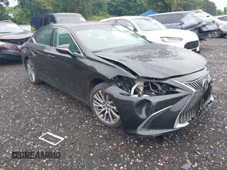 2020 Lexus ES 350 with VIN 58ADZ1B17LU054898, listed as a IAAI auction lot 42673828 with 17,996 mi miles and . Bid and sale history available at DreamBid. Image 1.