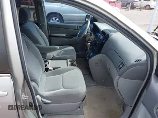 2005 Toyota Sienna CE with VIN 5TDZA23C85S323626, listed as a IAAI auction lot 41895864 with 95,173 mi miles. Bid and sale history available at carsss.com. Image 5.