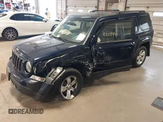 2014 Jeep Patriot Latitude z VIN 1C4NJRFB2ED693945, wystawiony jako IAAI lot #42117446 z przebiegiem 151 614 mil mil oraz . Historia ofert i sprzedaży dostępna na DreamBid. Obrazek 17.