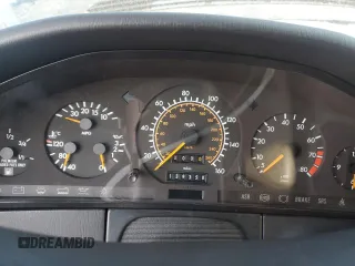 1993 Mercedes-Benz 500 с VIN WDBGA51E8PA105648, выставлен на аукционе Copart как лот 46000545 с пробегом 139 358 миль миль и Чистый • Clean title. История ставок и продаж доступна на DreamBid. Изображение 9.