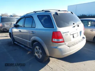 2004 Kia Sorento LX with VIN KNDJC733945268452, listed as a IAAI auction lot 41273839 with 1 mi miles. Bid and sale history available at carsss.com. Image 3.