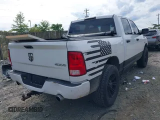 2015 Ram 1500 Express z VIN 1C6RR7KT0FS599158, wystawiony jako IAAI lot #42204986 z przebiegiem 113 478 mil mil oraz . Historia ofert i sprzedaży dostępna na DreamBid. Obrazek 4.