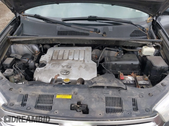 2011 Toyota Highlander z VIN 5TDBK3EH3BS085242, wystawiony jako IAAI lot #42325191 z przebiegiem 200 001 mil mil oraz . Historia ofert i sprzedaży dostępna na DreamBid. Obrazek 10.