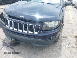 2016 Jeep Compass Sport with VIN 1C4NJCBB5GD761063, listed as a IAAI auction lot 42395903 with 122,102 mi miles and . Bid and sale history available at DreamBid. Image 6.